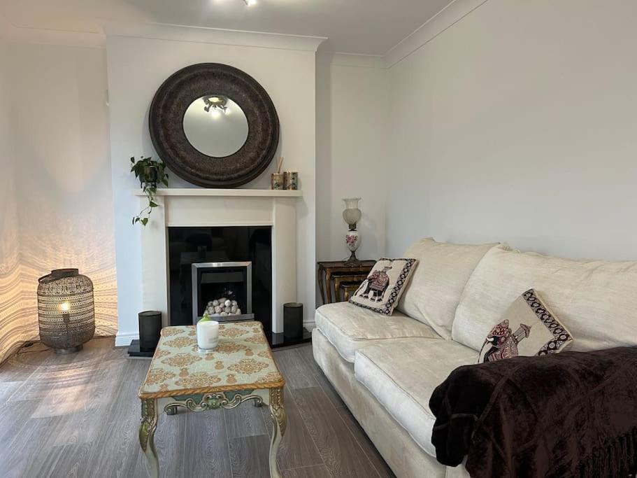 Cosy 2 Double Bed Apartment 스워드 외부 사진
