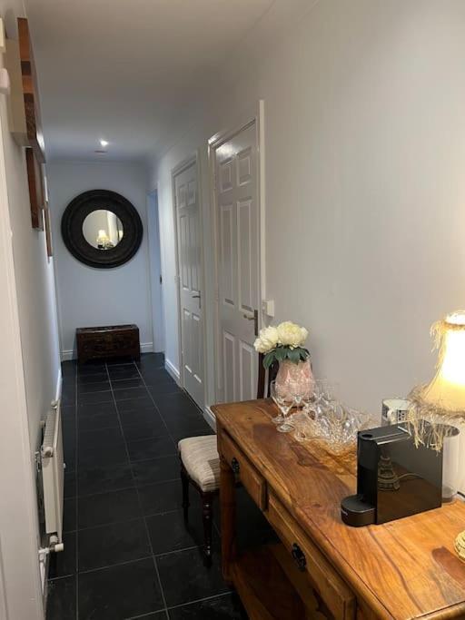 Cosy 2 Double Bed Apartment 스워드 외부 사진