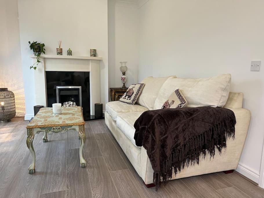 Cosy 2 Double Bed Apartment 스워드 외부 사진