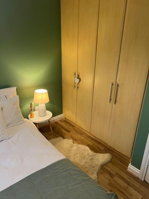 Cosy 2 Double Bed Apartment 스워드 외부 사진